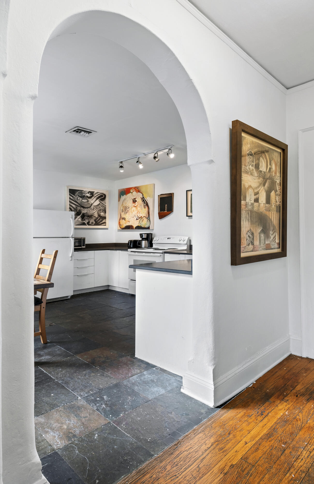 BEVERLY TERRACE MANOR CONDO - Residential