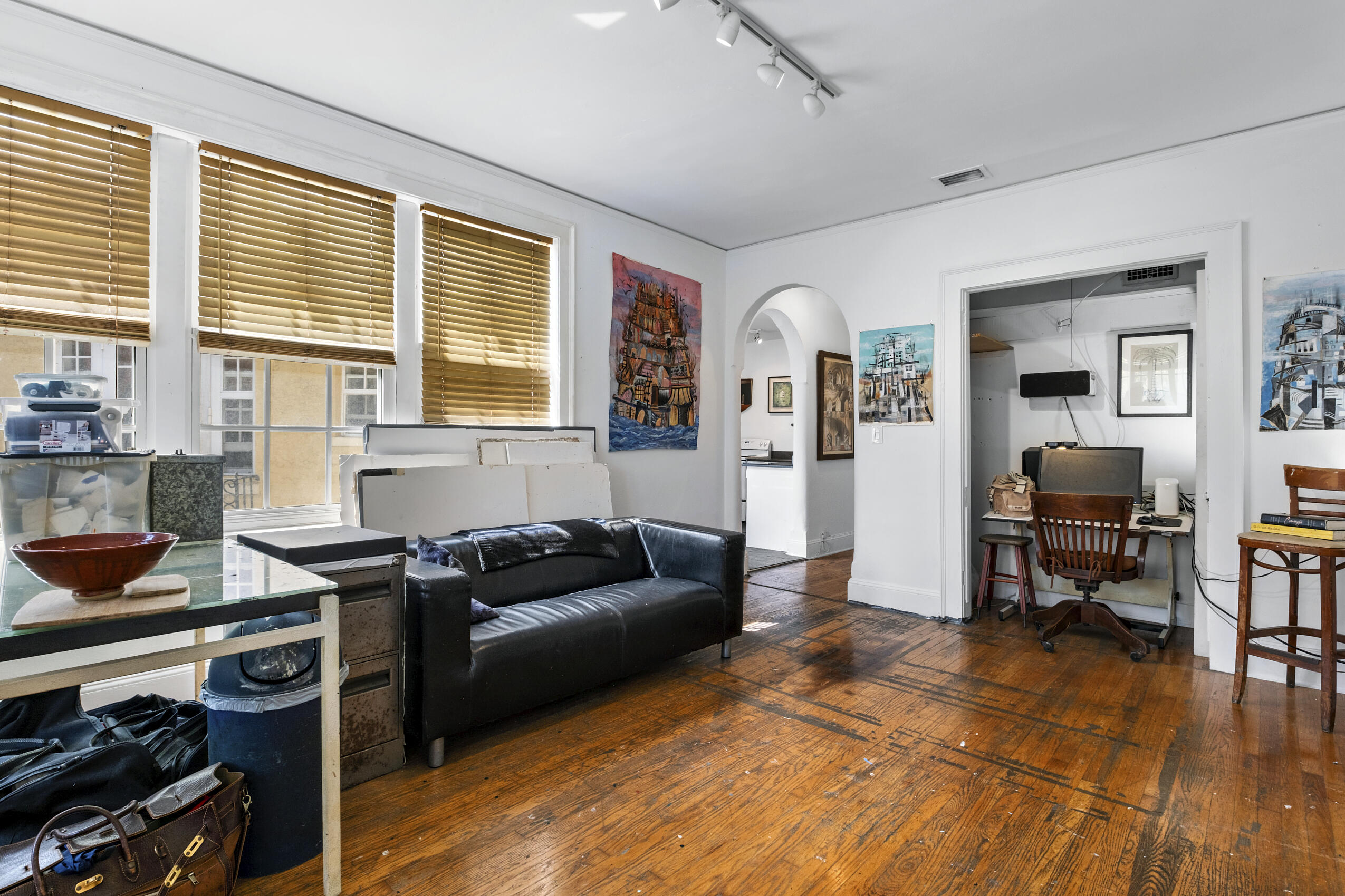 BEVERLY TERRACE MANOR CONDO - Residential