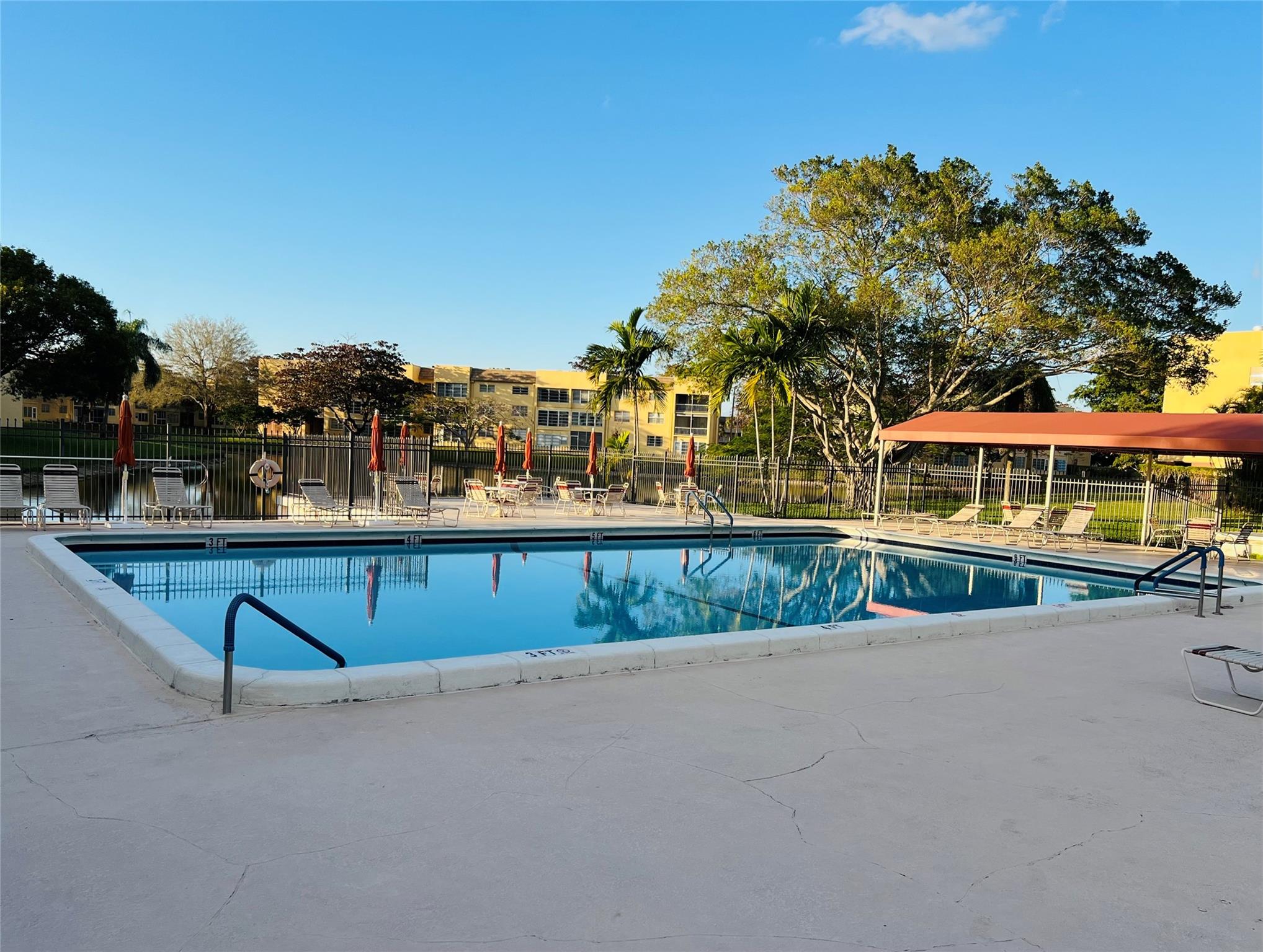 Bermuda Club - Residential