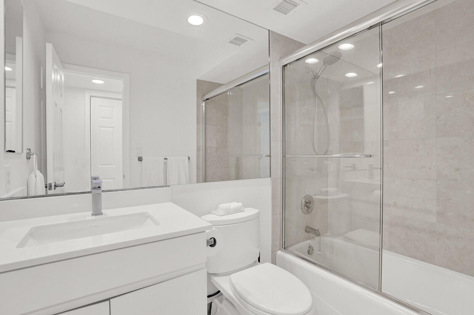 LEISURE MAR CONDO - Residential