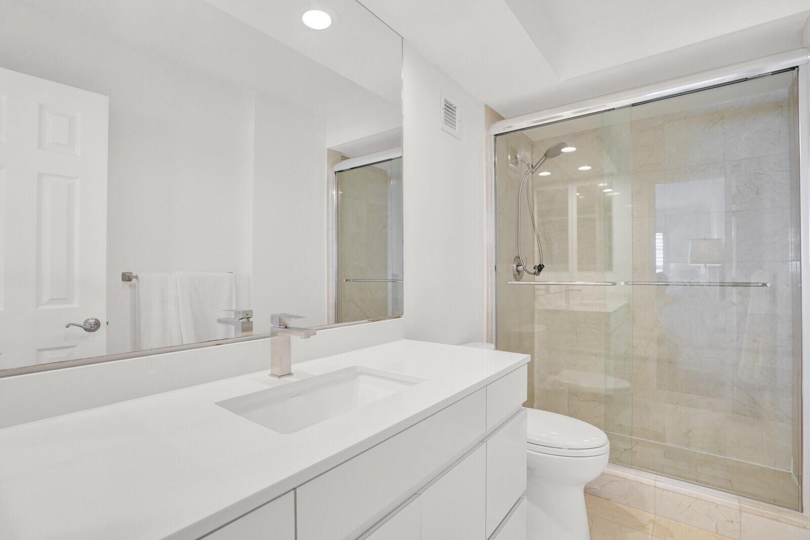 LEISURE MAR CONDO - Residential