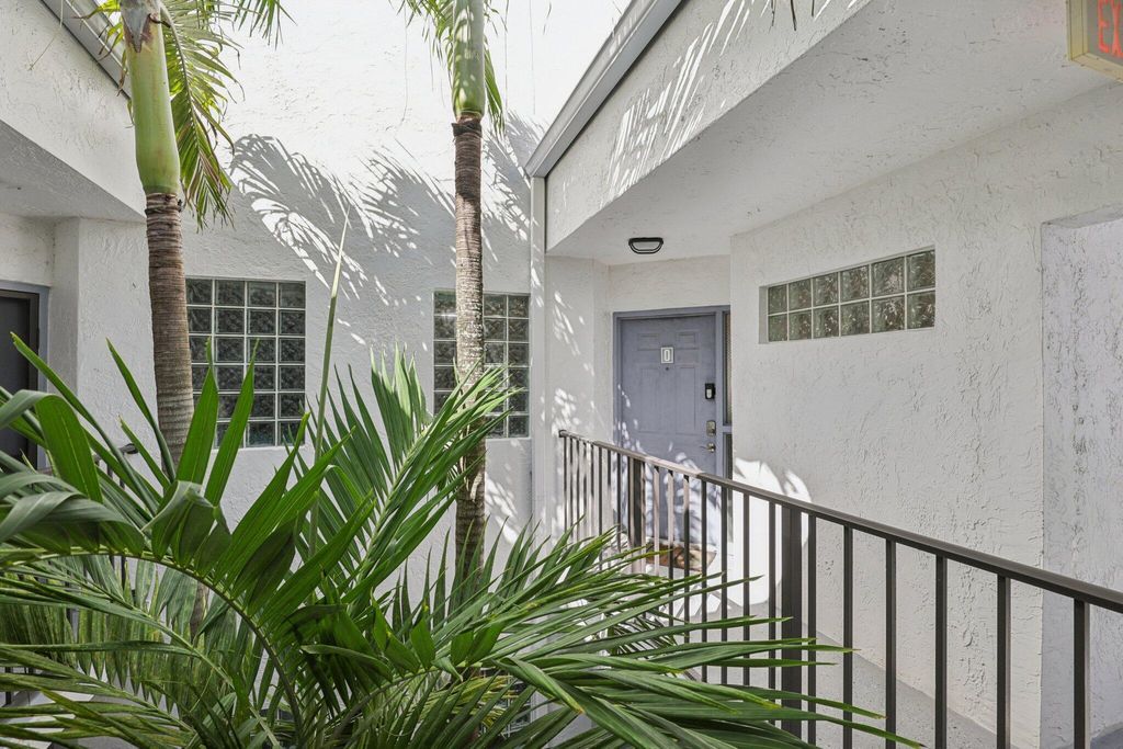 Photo of 5394 Firenze Drive #O, Boynton Beach, FL 33437 (MLS # R11133164)