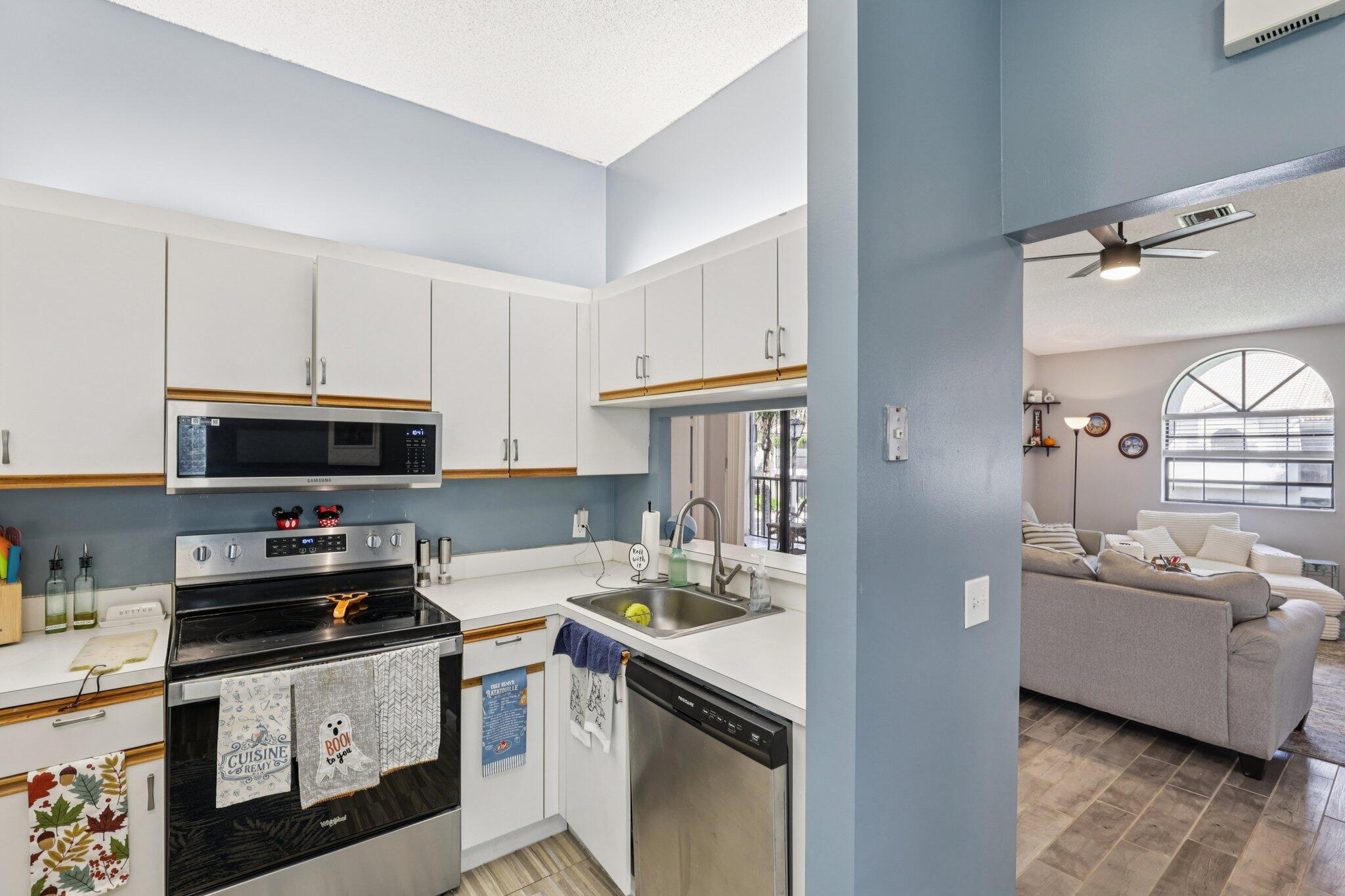 ALEXANDRA VILLAGE CONDO - Residential