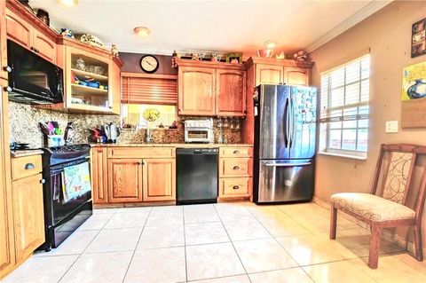 1455 N 12th Ct 2B Hollywood FL 33019