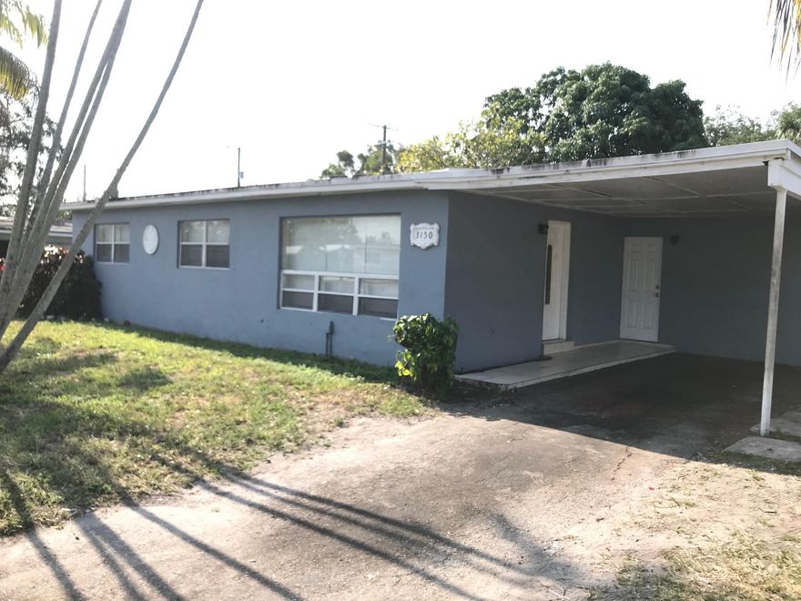 REMODLED KITCHEN AND BATHROOMS. FRESHLY PAINTED. 4 BEDROOM 3 BATHROOM SINGLE FAMILY HOME, CLOSE TO SHOPPING AND SUPERMARKETS. FULLY FENCED BACKYARD. CAR PORT. WASHER AND DRYER HOOK UP. NEW CENTRAL AC. QUICK APPROVAL PROCESS