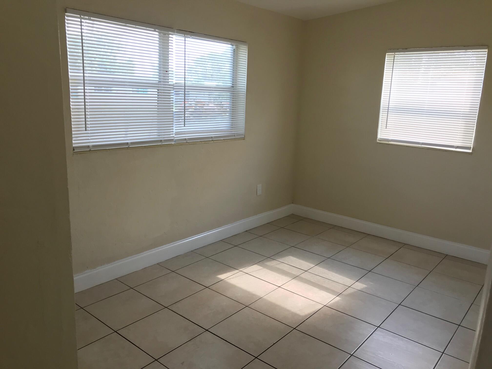 BROWARD MANOR - Residential Lease