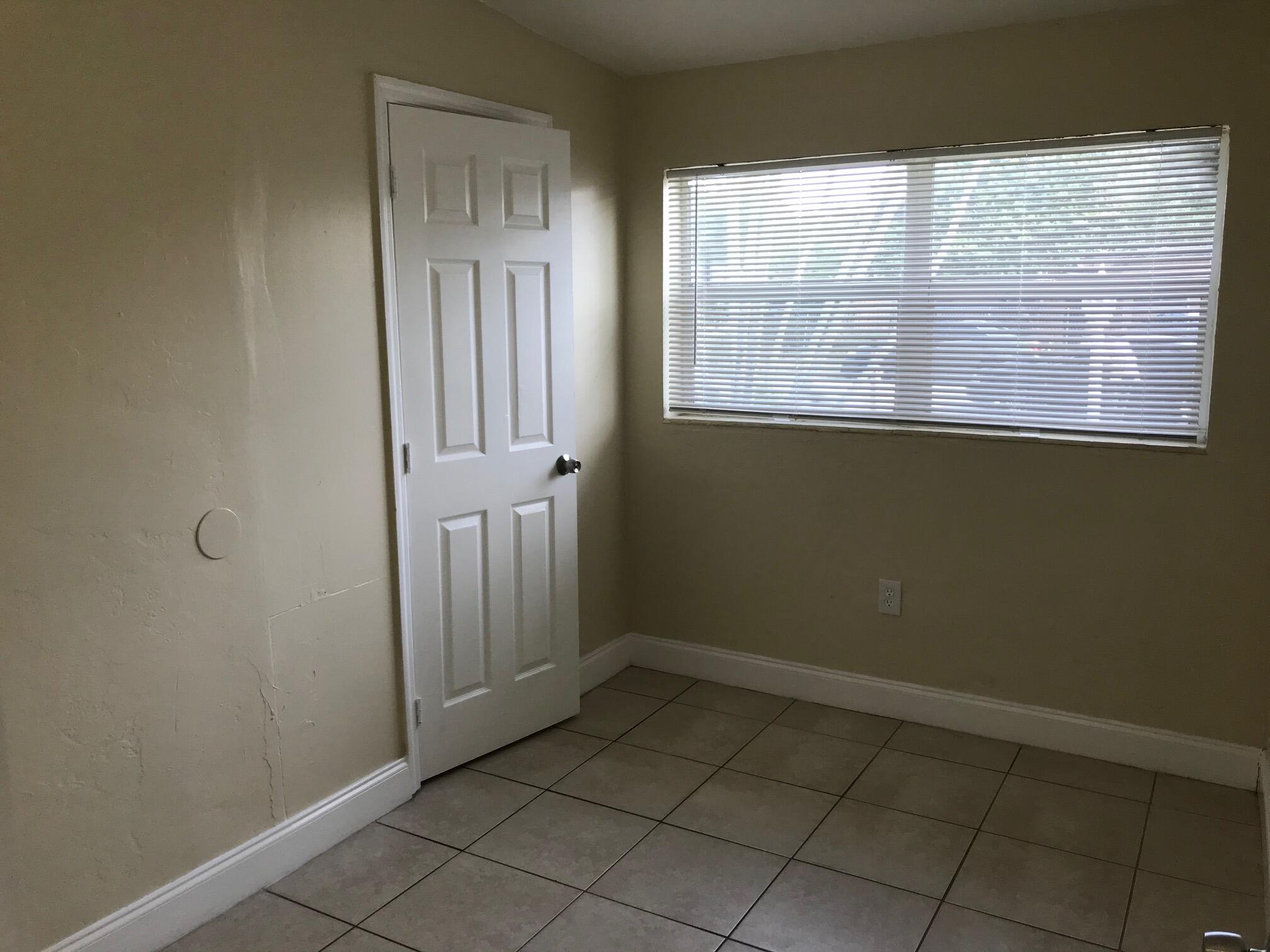 BROWARD MANOR - Residential Lease