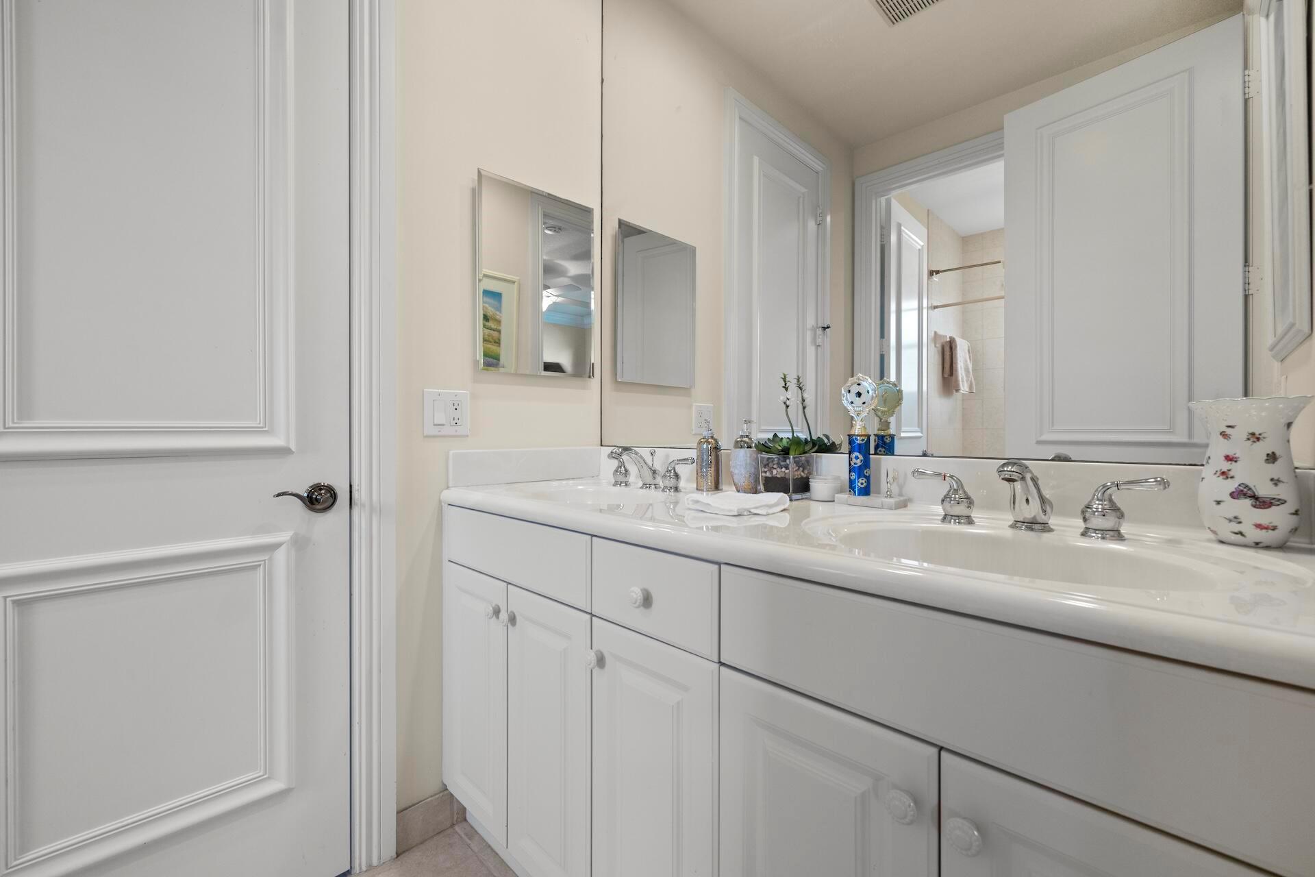 ISLES AT WELLINGTON 4 - Residential Lease