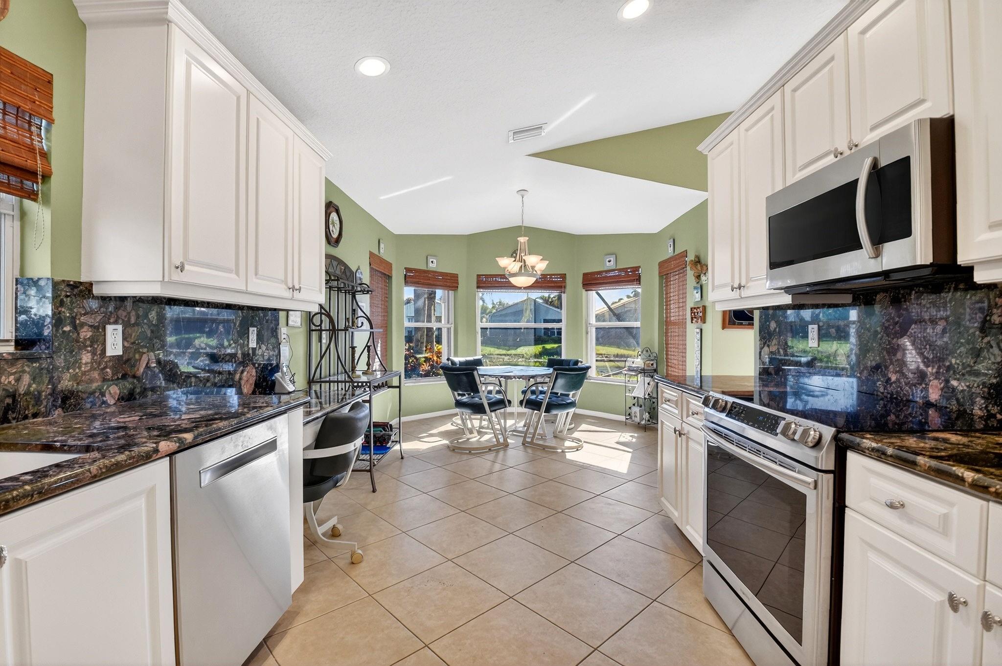 Valencia Shores 03 - Residential