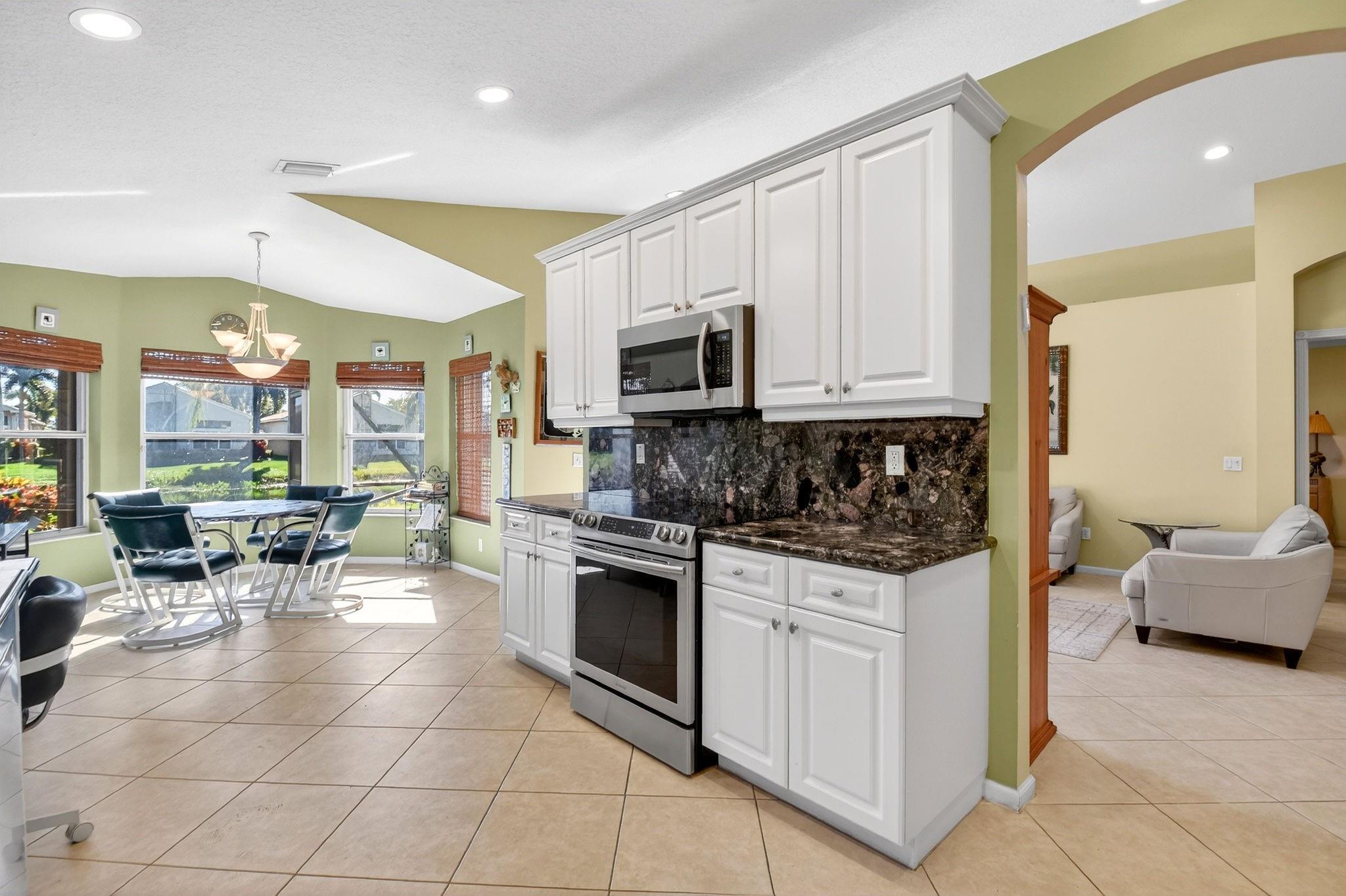 Valencia Shores 03 - Residential