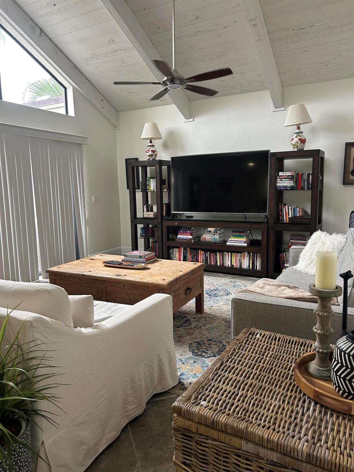 ENJOY A SEASONAL RENTAL IN THIS WELL APPOINTED ONE BEDROOM SEALOFTER WITHIN WALKING DISTANCE TO JUPITER BEACH. COMPLETELY REMODELED WITH IMPACT WINDOWS AND NEW APPLIANCES.ALL YOU NEED IS YOUR TOOTHBRUSH AND YOUR CLOTHES