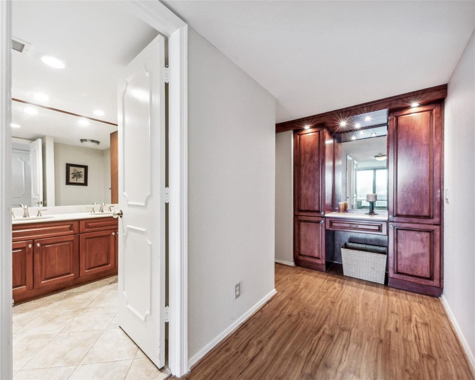 Point of Americas II - Residential