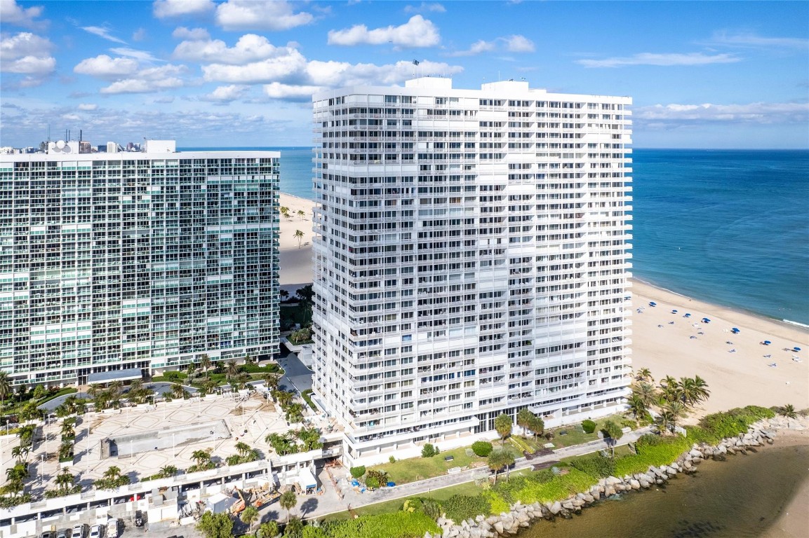 Point of Americas II - Residential