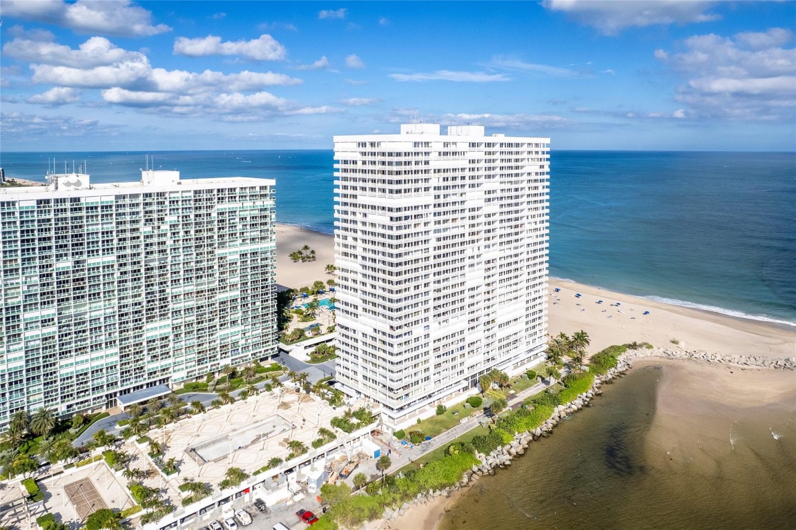Point of Americas II - Residential
