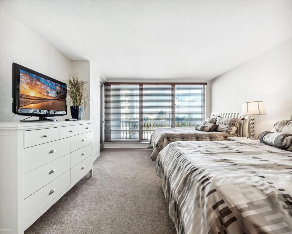 Point of Americas II - Residential