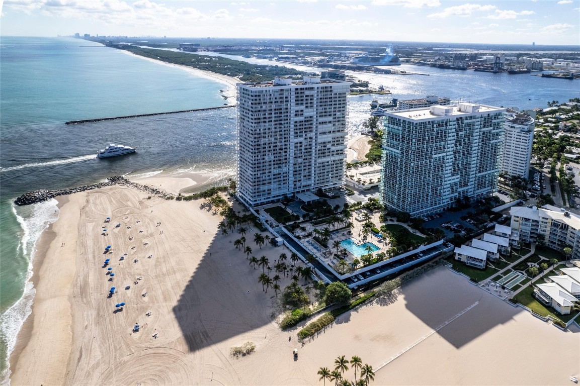 Point of Americas II - Residential