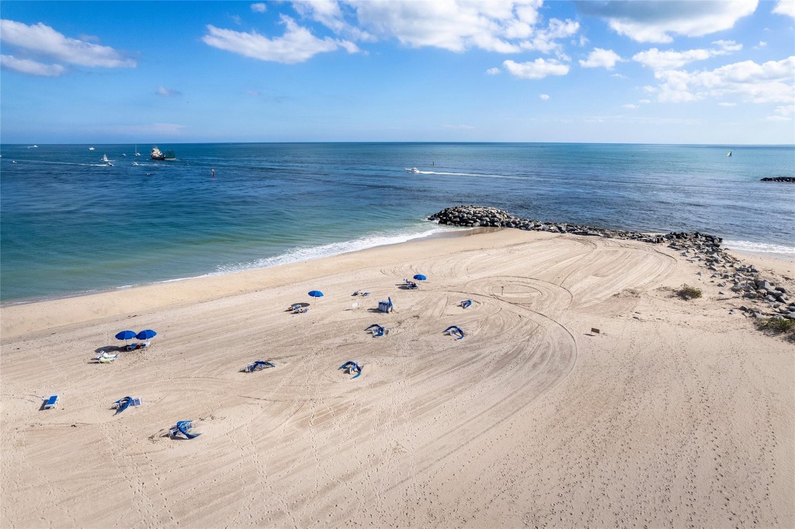 Point of Americas II - Residential