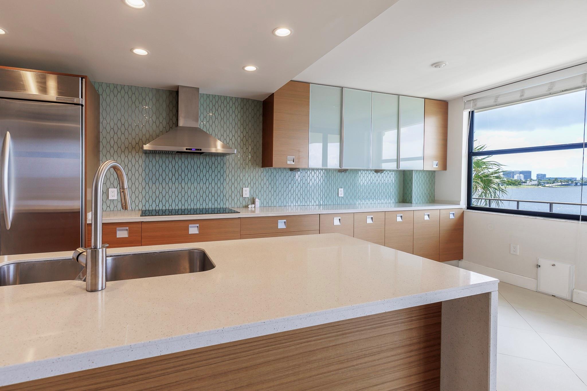 12000 N Bayshore Dr 305