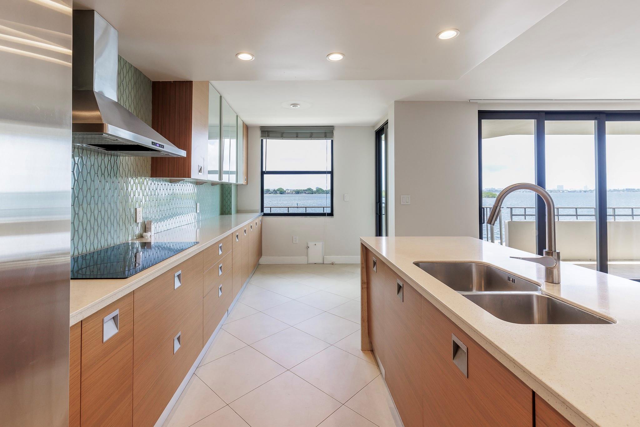 12000 N Bayshore Dr 305