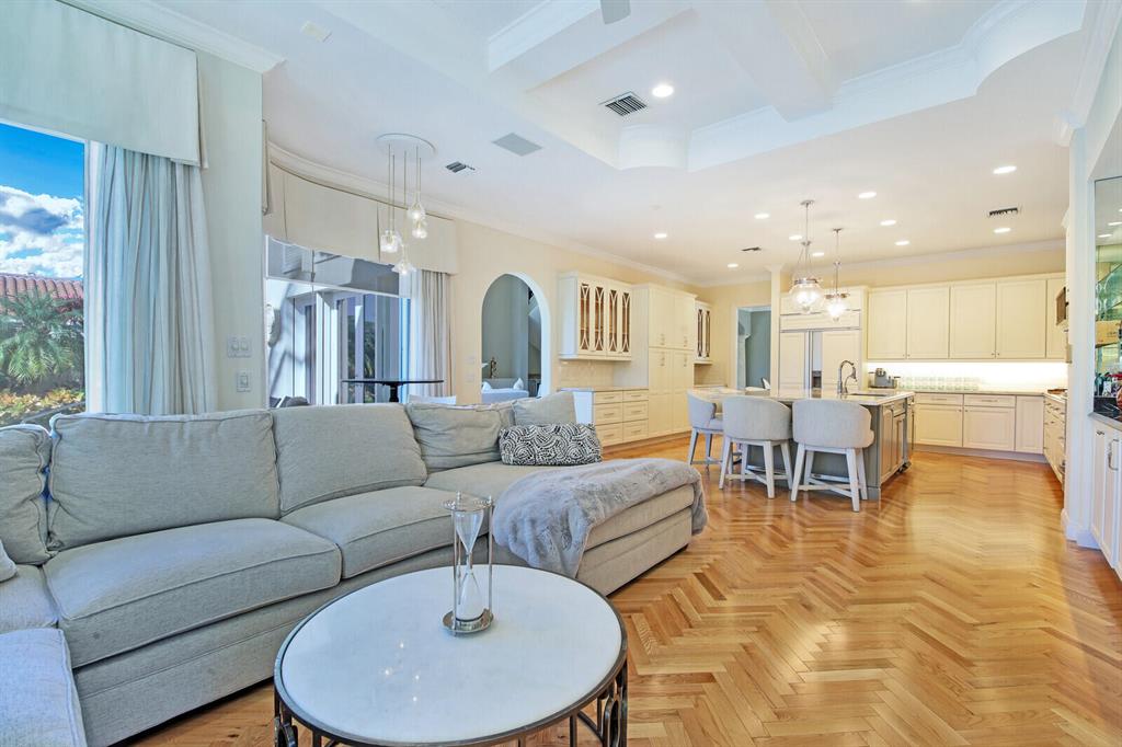 BARROW ISLAND AT JONATHAN - Residential