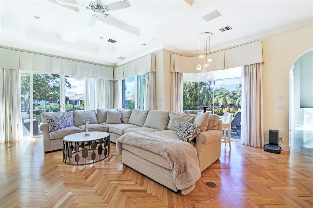 BARROW ISLAND AT JONATHAN - Residential