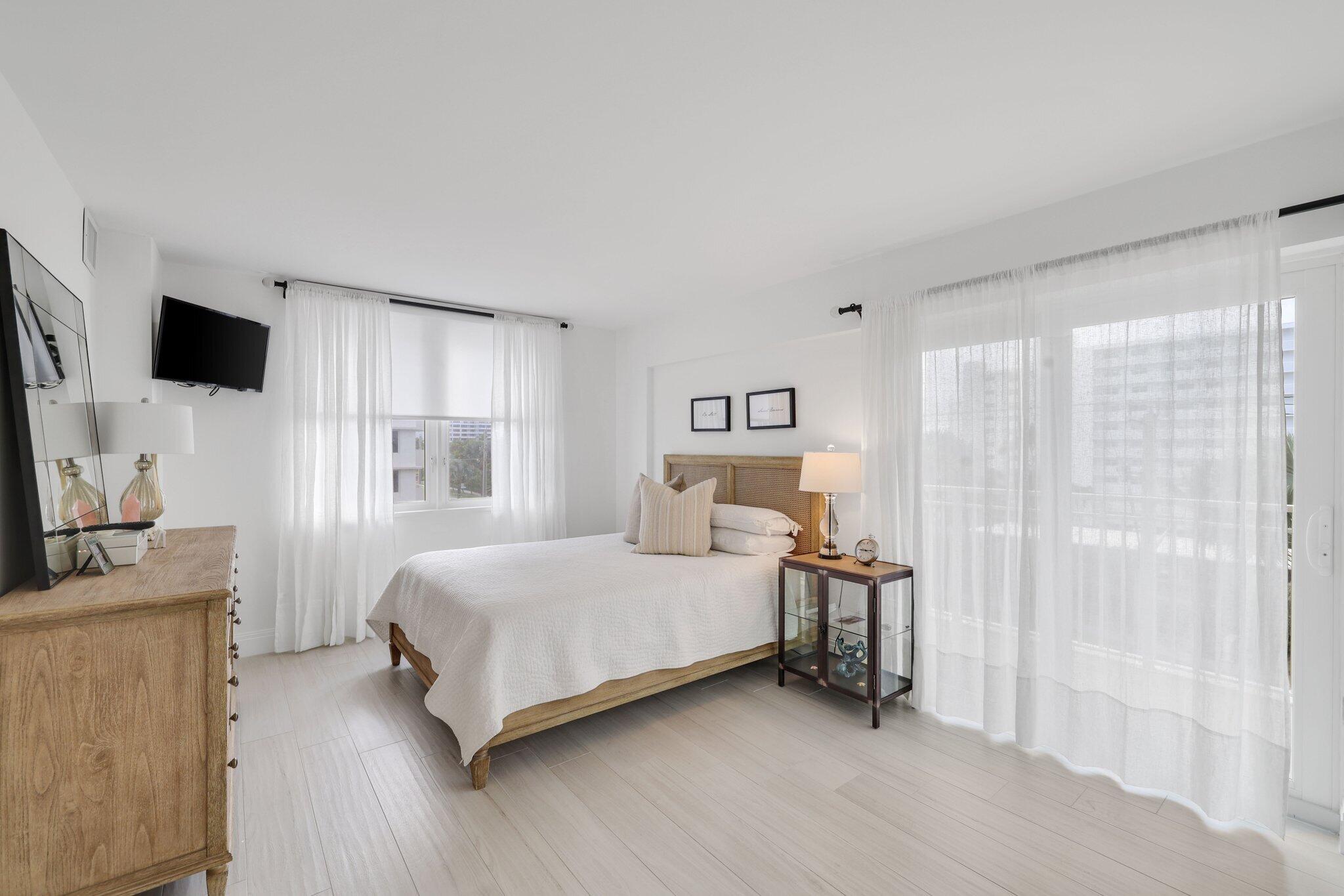 AMBASSADORS V NORTH CONDO - Residential