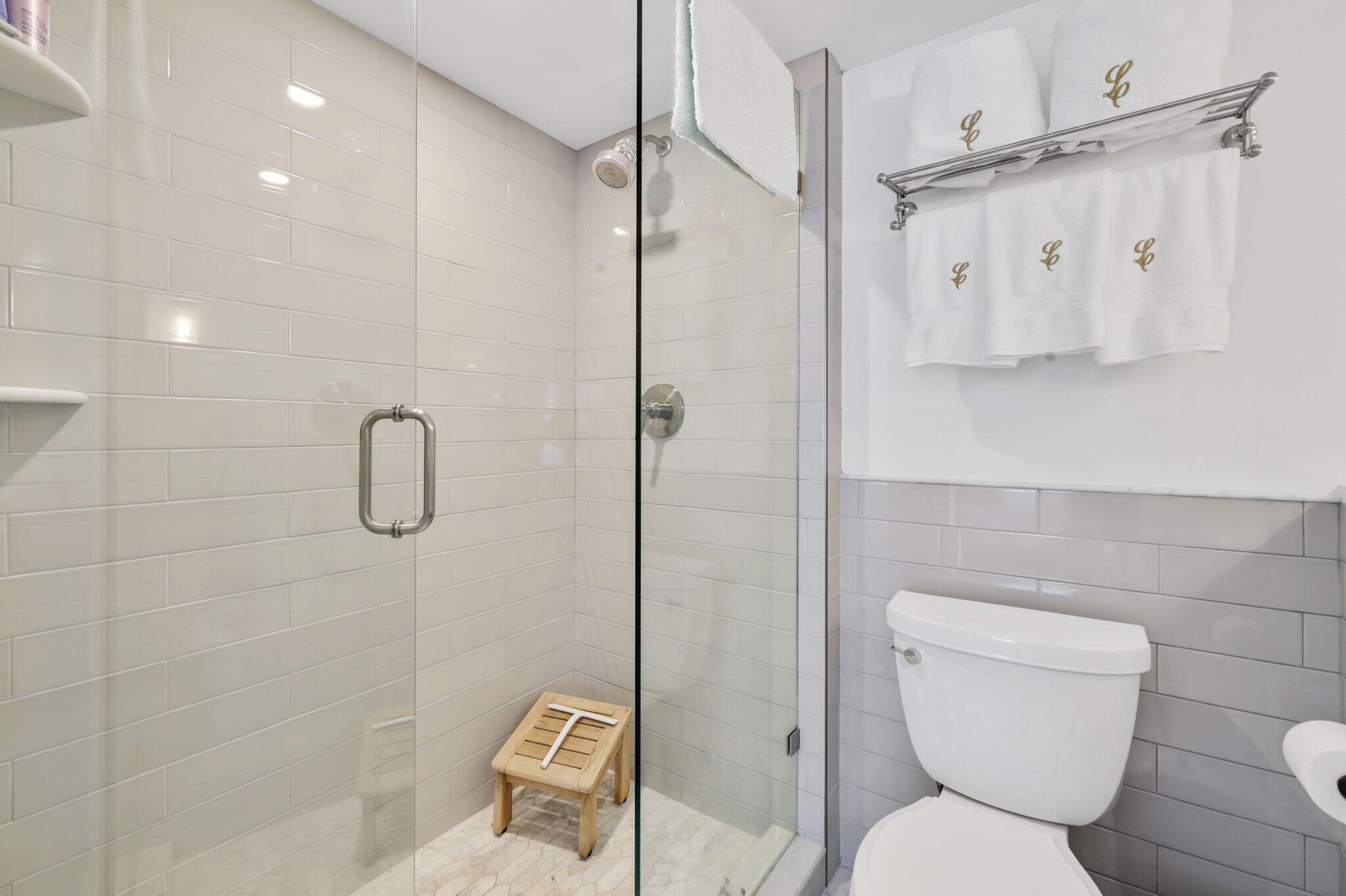 AMBASSADORS V NORTH CONDO - Residential