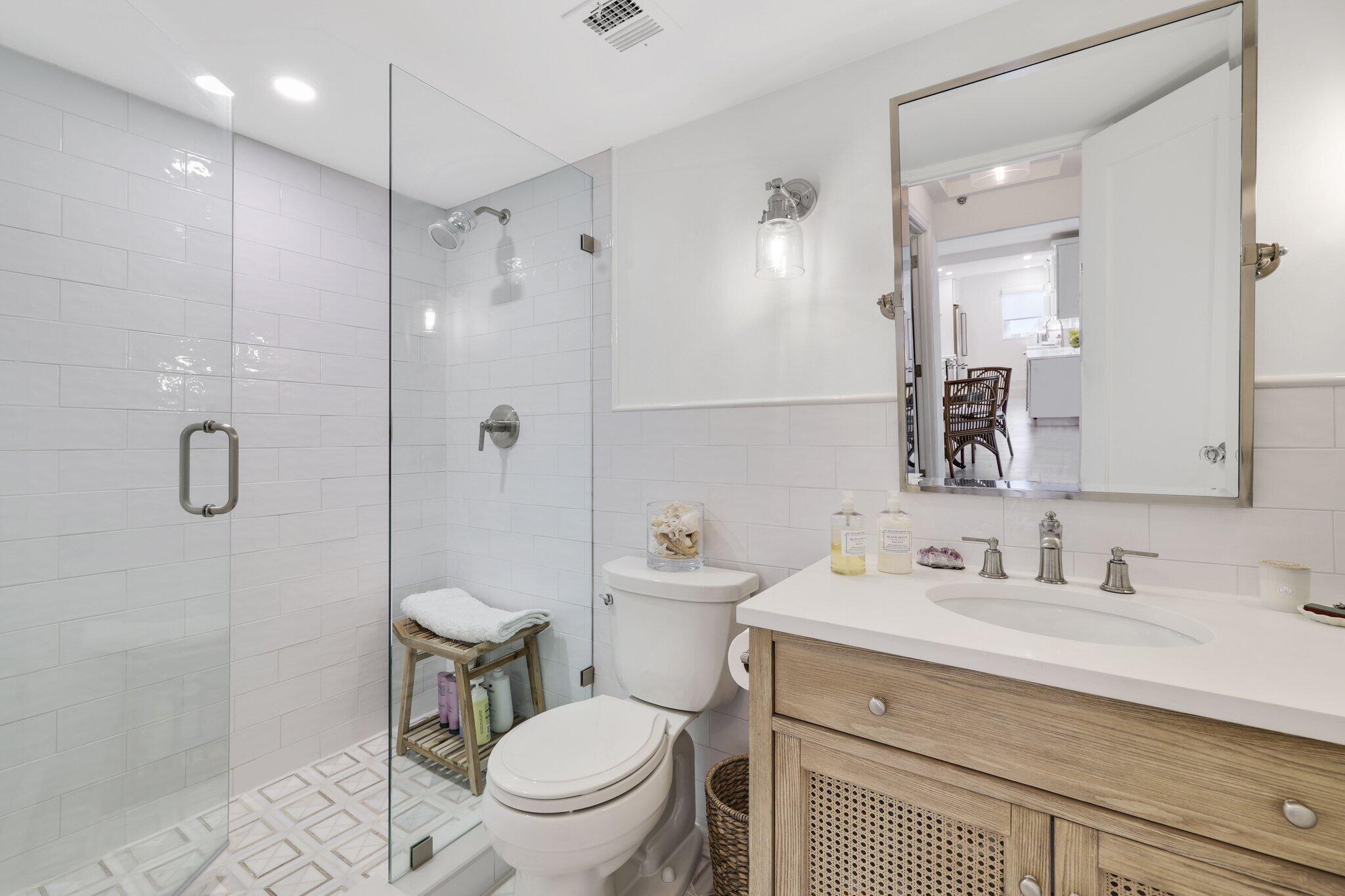 AMBASSADORS V NORTH CONDO - Residential