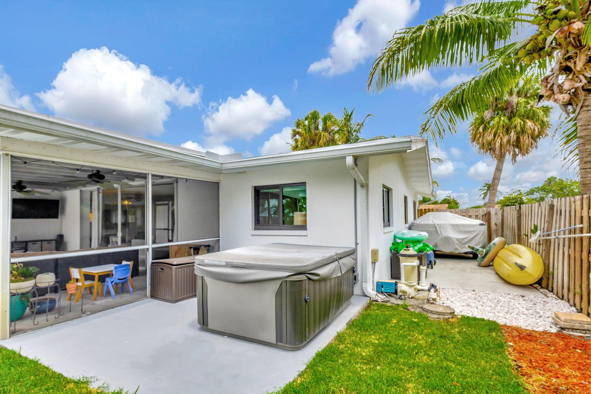 PALM BEACH GARDENS 3 - Residential