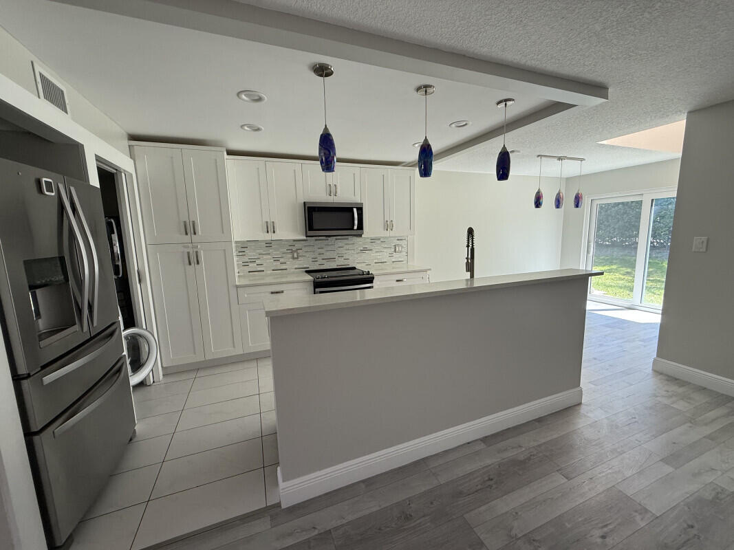 MAPLEWOOD TOWNHOUSES CONDO - Residential Lease