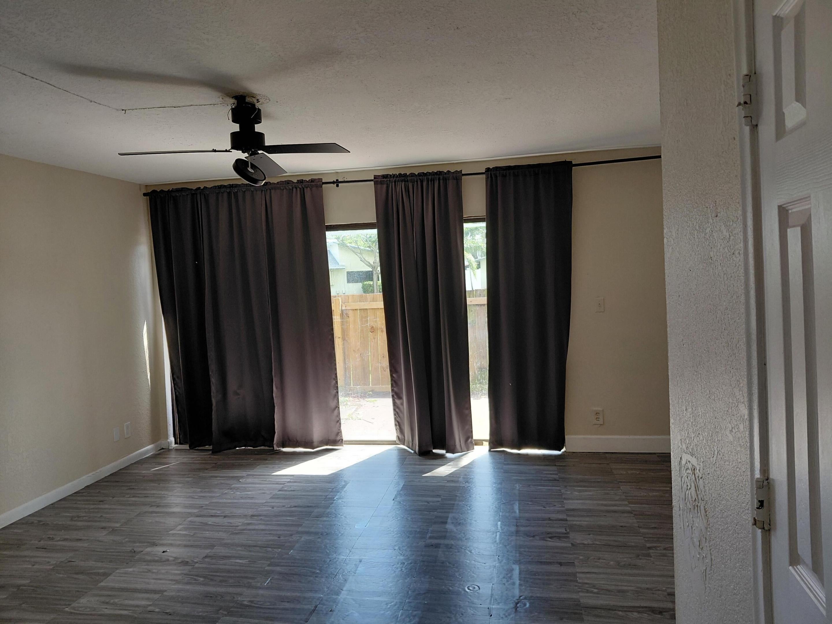3201 NW 4th Terrace NW 73