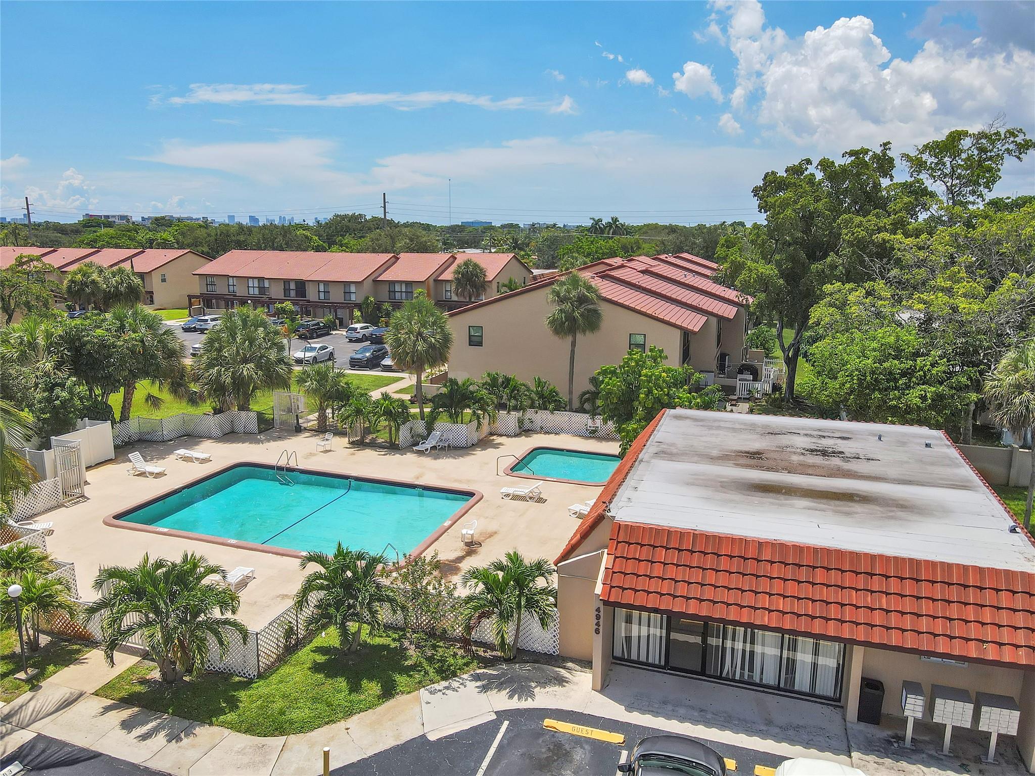Classic Towne Houses - Residential