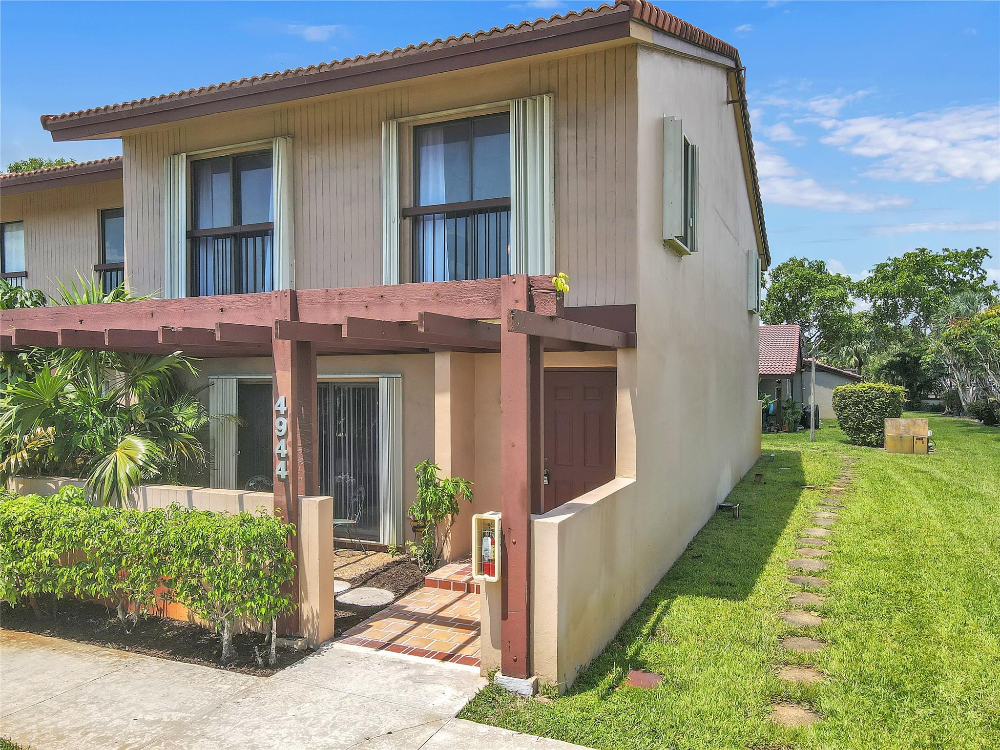 Classic Towne Houses - Residential