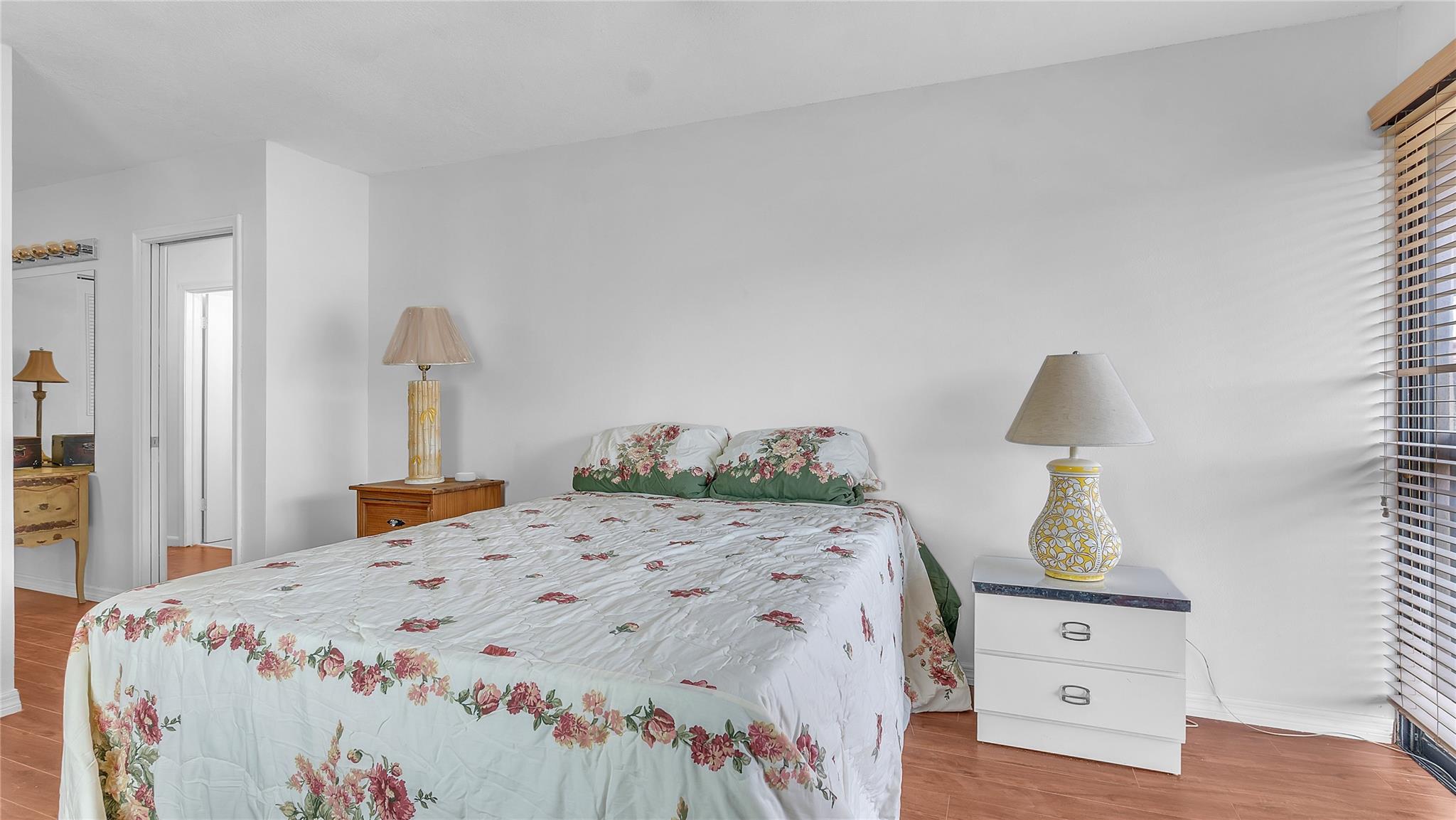 Classic Towne Houses - Residential