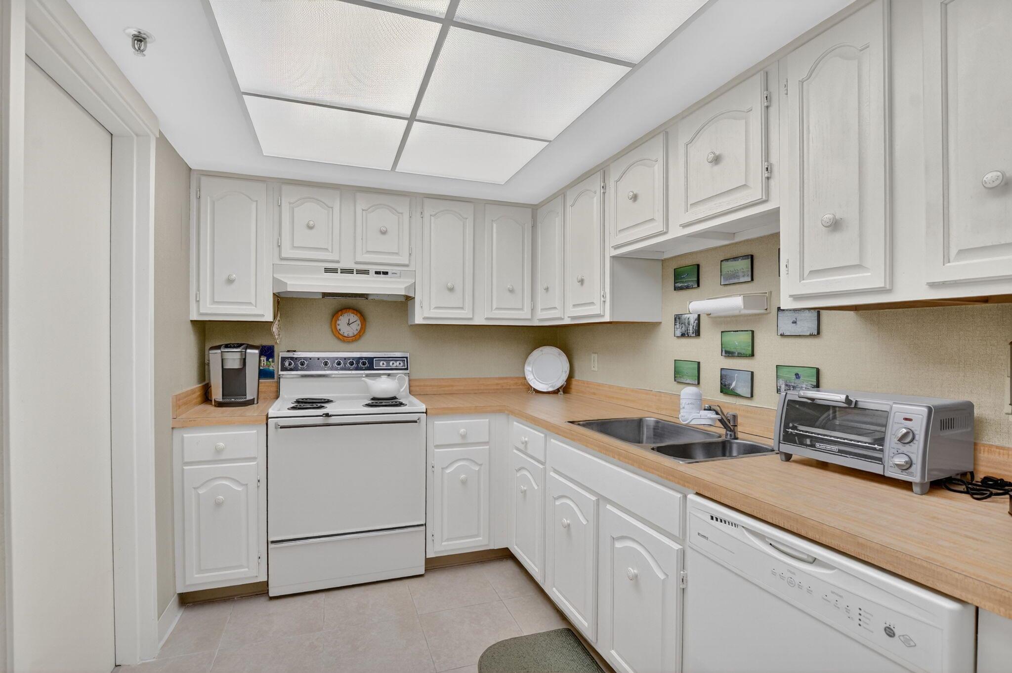6895 Willow Wood Drive 1056