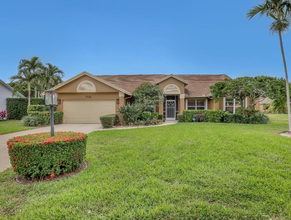 Photo of 712 Golf Court, Delray Beach, FL 33445 (MLS # R11140293)