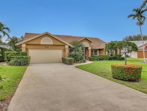 712 Golf Court Delray Beach FL 33445