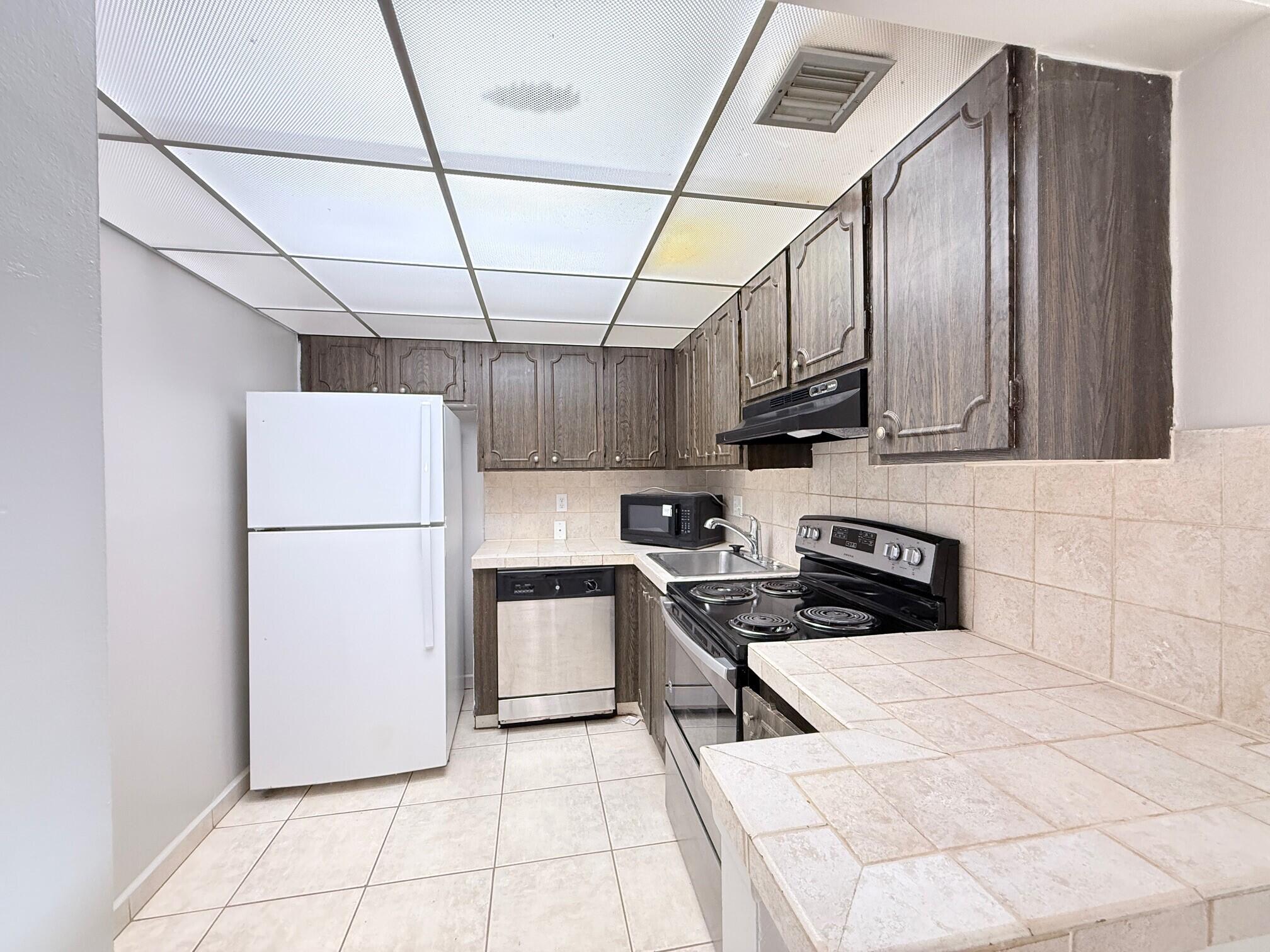 casa del rio - Residential Lease