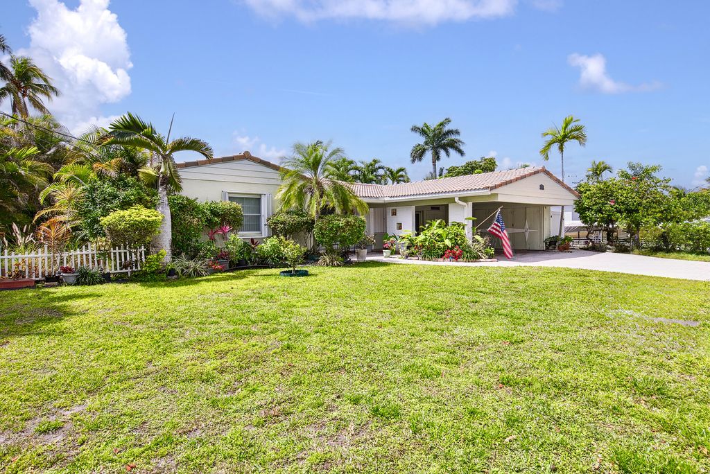 Photo of 904 Citrus Isle, Fort Lauderdale, FL 33315 (MLS # B26018950)