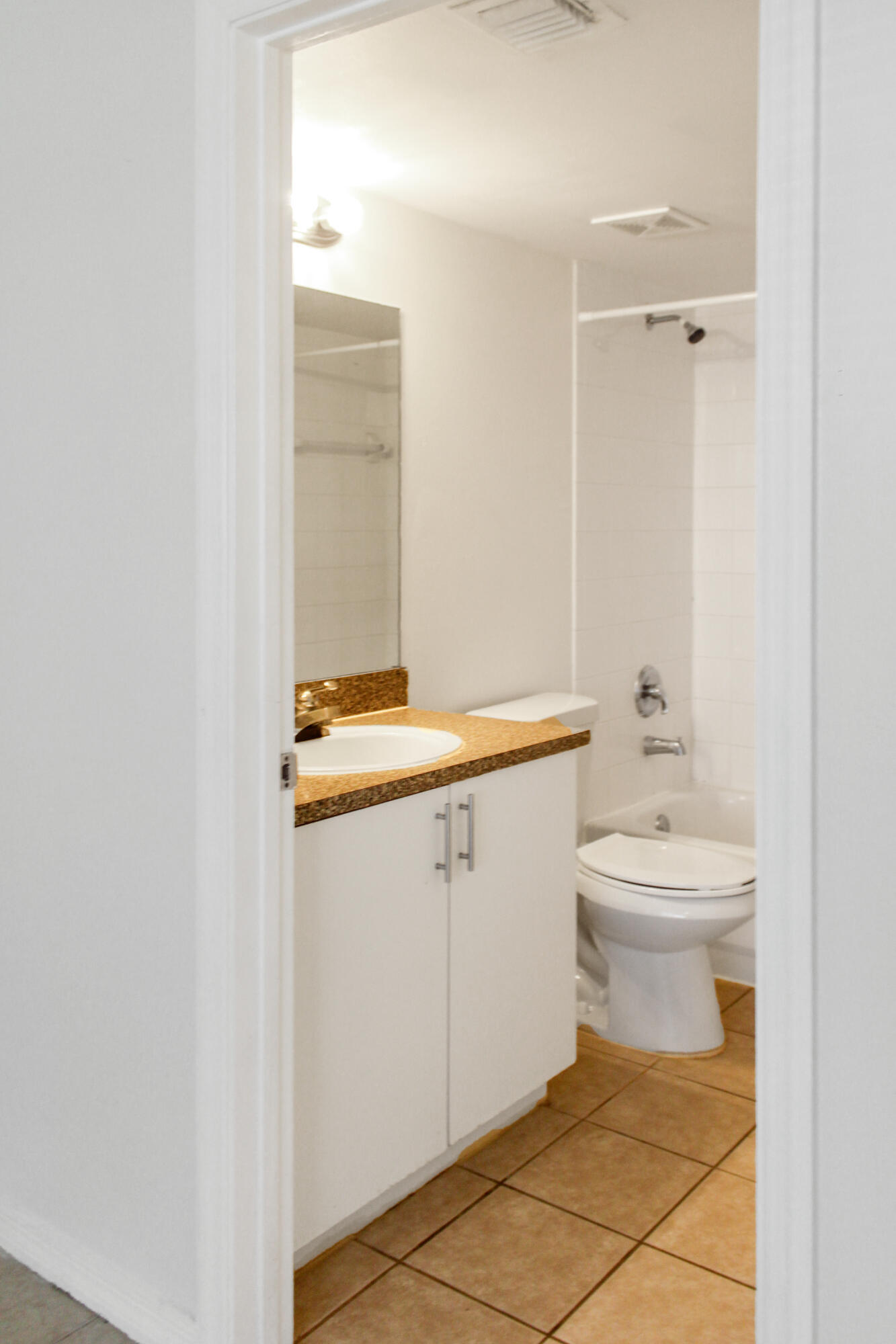 EVERGREEN LAKES CONDO - Residential Lease