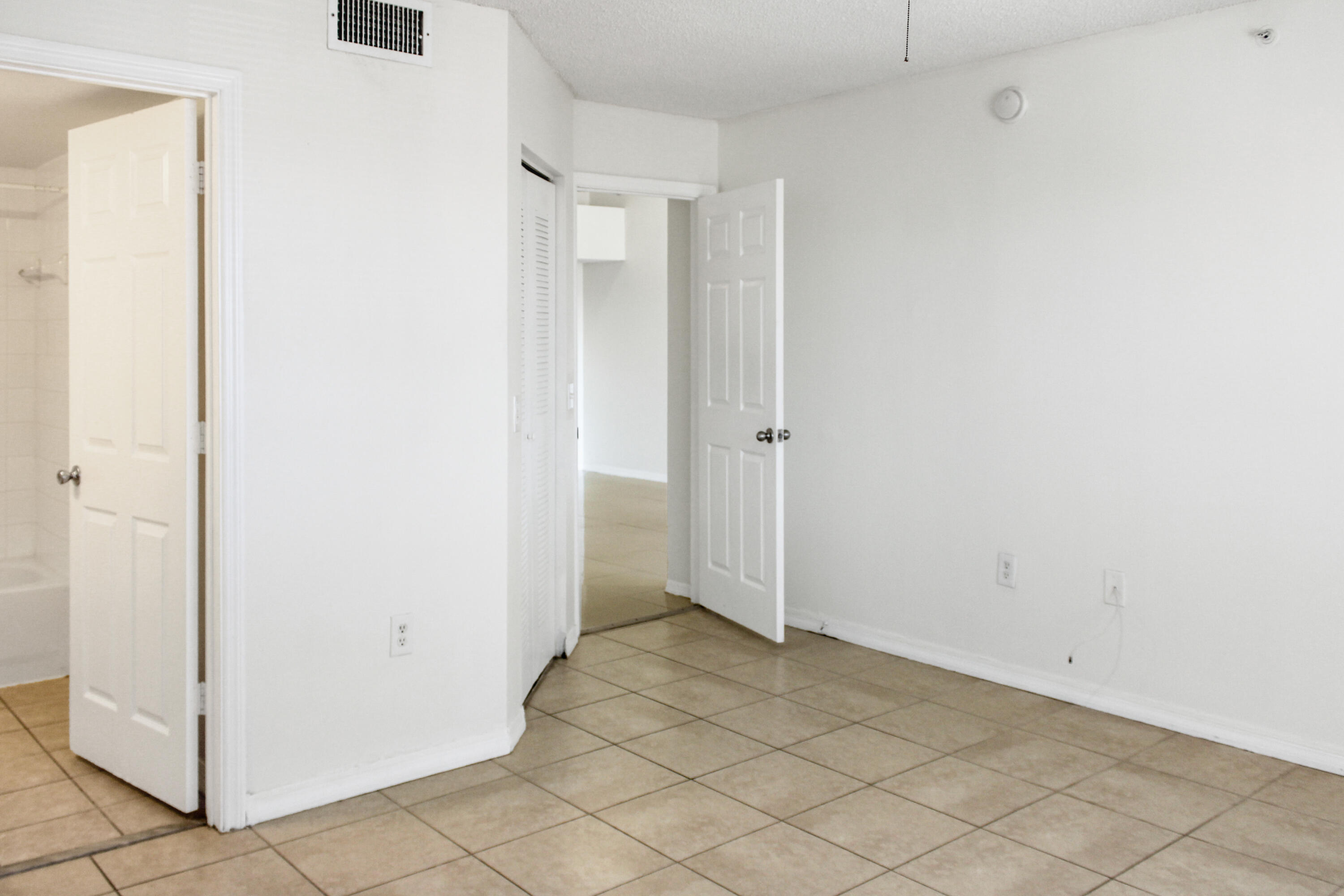 EVERGREEN LAKES CONDO - Residential Lease