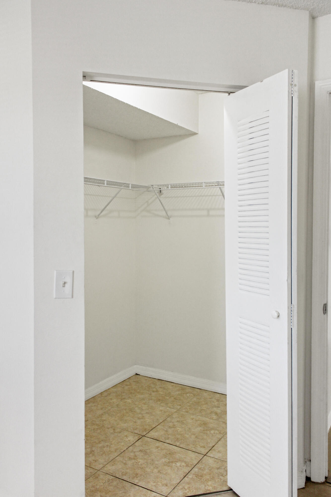 EVERGREEN LAKES CONDO - Residential Lease