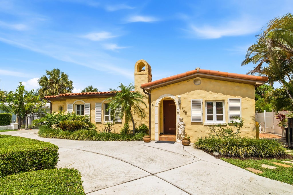 Photo of 145 NE Spanish Court, Boca Raton, FL 33432 (MLS # B26077907)