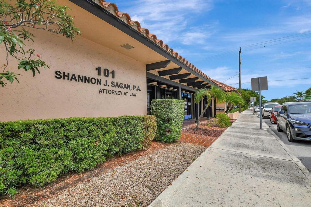 Photo of 101 N J Street #2, Lake Worth Beach, FL (MLS # R11009278)