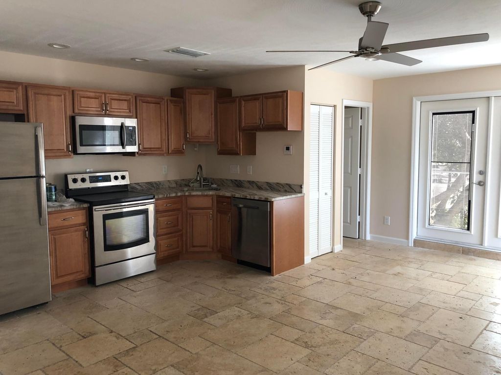 Photo of 477 SE Riverside Drive, Stuart, FL 34994 (MLS # B26013132)