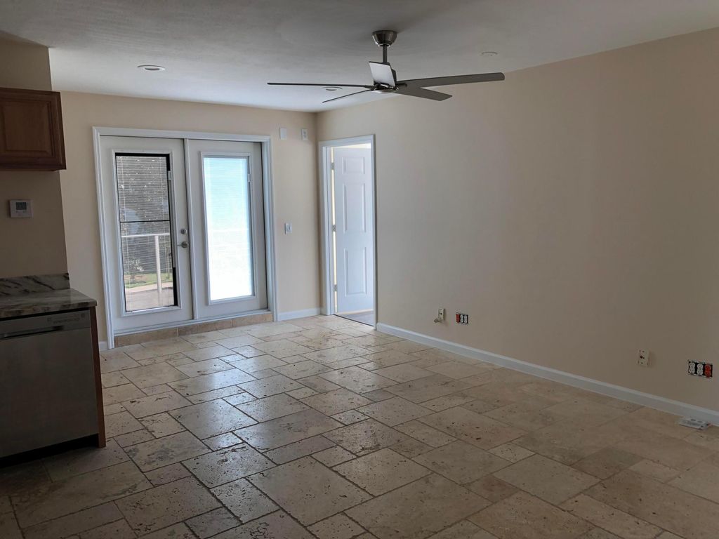 Photo of 477 SE Riverside Drive, Stuart, FL 34994 (MLS # B26013132)
