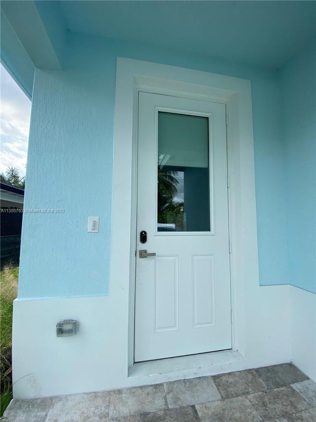Photo of 513 6th Avenue S, Lake Worth Beach, FL 33460 (MLS # B26041278)