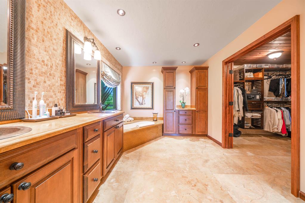 PADDOCK PARK 2 OF WELLINGTON - Residential