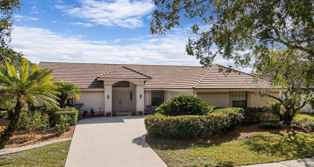 Photo of 6626 Winding Lake Drive, Jupiter, FL 33458 (MLS # R10771305)