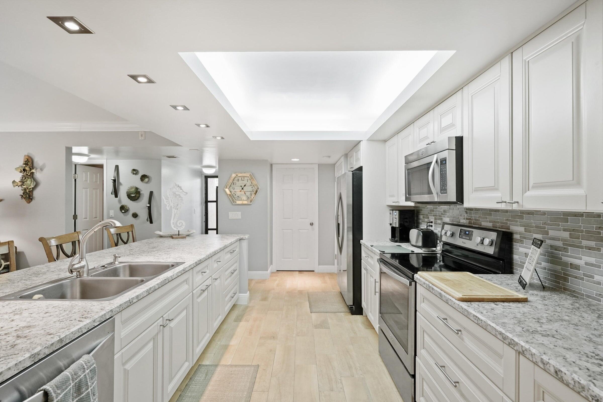 LAVERS DELRAY RACQUET CLUB CONDO - Residential Lease